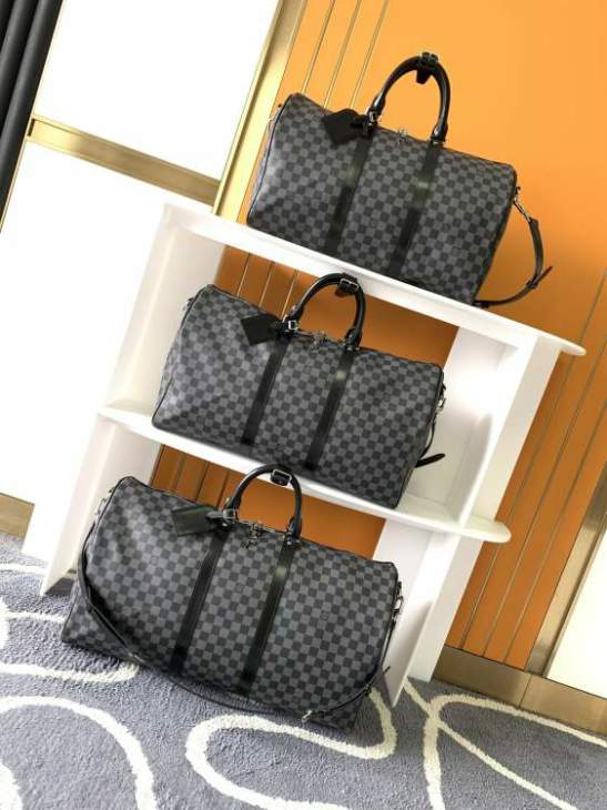Picture of Louis Vuitton Mens Bags _SKUfw145877681fw